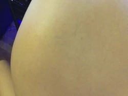 纽约大屁股骚母狗第二集。叫声爽。对话淫荡。相约单女。。