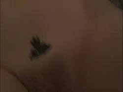 玩洋妞的骚逼她一直在呻吟