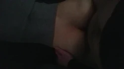 上短发臀浪女