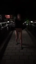 北京有爱好露出的美女加我，一起玩人前露出做爱啊。