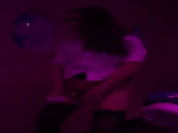 露脸-出差探街发现的骚女艳舞口活