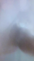 骚逼对着手机镜头尿尿