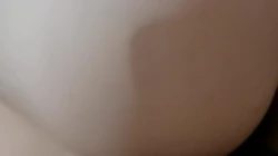 在钢琴教室把钢琴老师给艹了，真的水好多，完全受不了。