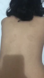 昨天约了个00年的幼师妹子 站着后入大屁股是真的舒服