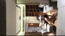 女王穿丝袜酒店调教男M舔脚足交