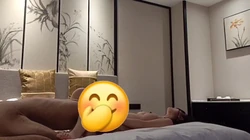 她说“你快去当男优算了，光折腾我”