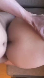 窗前后入接电话的妹子（）