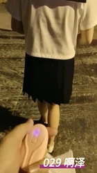 小m夹着跳蛋户外 刚出电梯就跪在地上 结尾有喷水和白浆