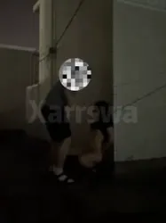 学校天台扒光后入女友