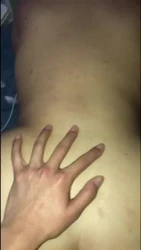 母狗一遍后入 一边打电话不敢出声 被听出来了
