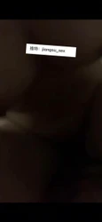 在大奶学妹的校外租房内干她