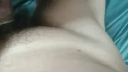早晨在床上操我的大屁股��婆，抱着大屁股操真带劲！