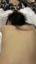 新约的00后 背着男友出来