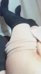 邻居轻熟女 皮裙肉丝��靴 衣服都没脱插入