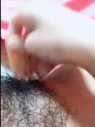 原创 骚妻第一次用香蕉插逼，说太凉还是鸡巴好