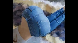 展示完美比例身材！搭讪业主群里身材极好的女邻居