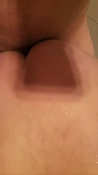 恩爱夫妻洗澡嗨皮一下