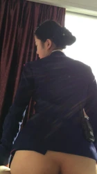 制服都来不及脱 酒店大堂经理发骚被客人带到房间干