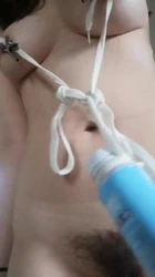 一个听话的小奴，��道如何玩弄奶子