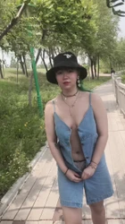 辽宁小母狗 人前露脸露出 有认识的吗