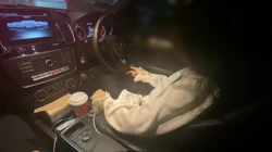 少妇深夜在车上哭诉男友无情！！接我去酒店无套射嘴里！！
