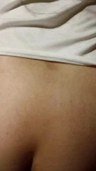 咖啡厅里受不了 直接让她撅起屁股在人来人往狠狠地干她