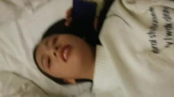 趁她给男朋友打电话强行进入骚话强忍捂嘴'我现在挂了好不好'！