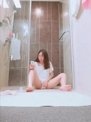 原来放假才是真的寂寞 洗澡前先自慰了好久