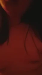 可爱的女朋友很享受