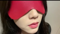 [付费]  近一点看她