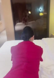 精液储备器空姐炮友第二部 穿之前的旧版制服
