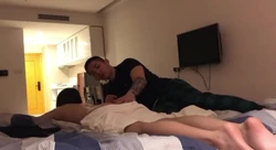 露脸 广美大二学妹千里送b 给她做个spa然后猛草