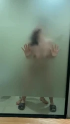 浴室里疯狂做爱 很享受