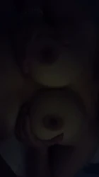 乳波荡漾