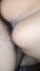 近拍上位坐插老婆的骚逼，声音太淫