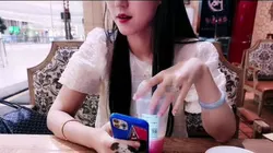"喝完喜茶让你操"，回酒店换上丝袜发情