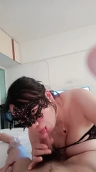 看着电视享受巨乳肉弹母狗服务 等舒服了再操她