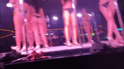 酒吧里的领舞姐姐