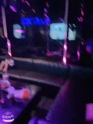 KTV厕所把带娃少妇给干了
