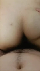 银色睡裙骚货挨操屁股大叫声骚，有想插的吗