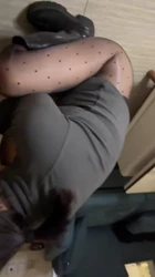 黑丝长靴学姐顿下给我口，爽的直射