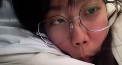 眼镜妹在出租车上直接吃上这么骚的顶级反差婊