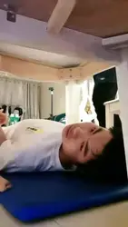 饭桌底下贱狗舔脚 深喉脚耳光 圣水