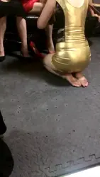 四女王群玩羞辱母狗
