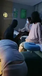 技师喂客人喝圣水了