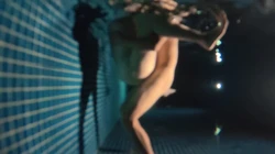 和女粉水里极限make sex