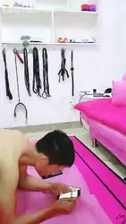 舔鞋舔脚