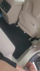 公园和停车场人前露出草大奶人妻母狗