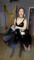 高清 皮裤调教也疯狂 同好共享