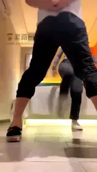 暴力踢裆 舔鞋底 鞭打